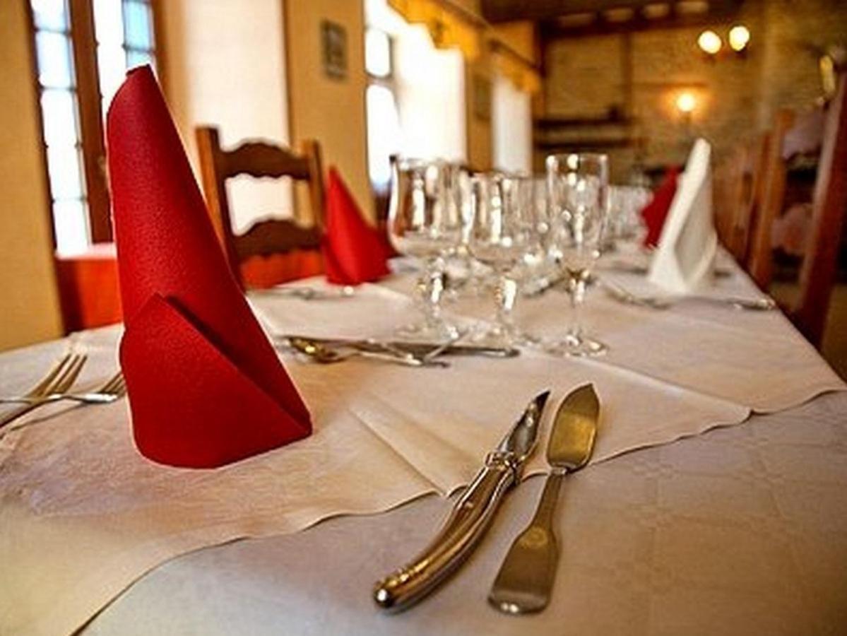 La Croix Verte - Le Relais Des Moulins バン・ド・ブルターニュ エクステリア 写真
