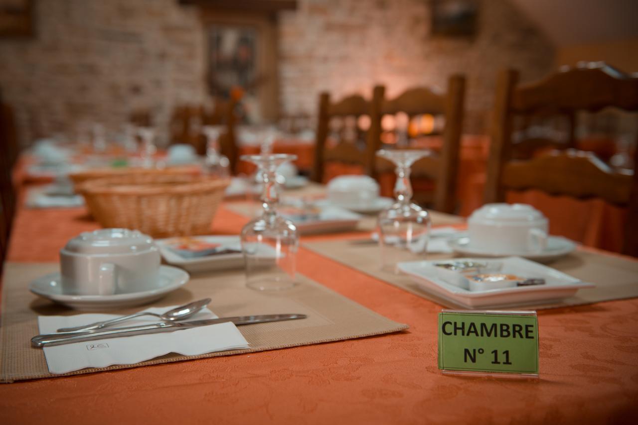 La Croix Verte - Le Relais Des Moulins バン・ド・ブルターニュ エクステリア 写真